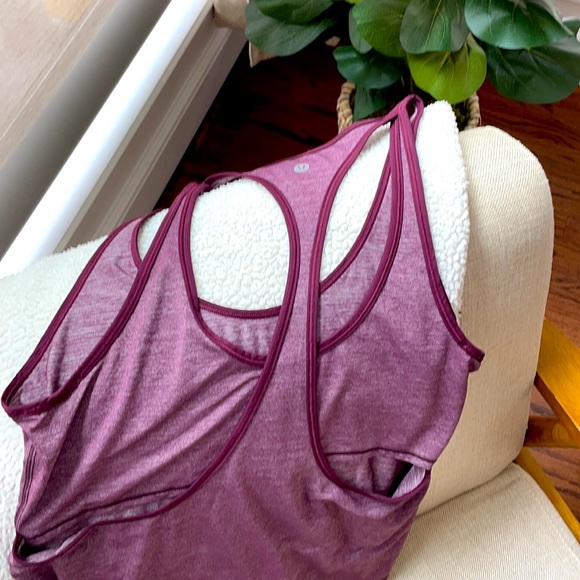 Lululemon workout tank - Picture 4 of 5